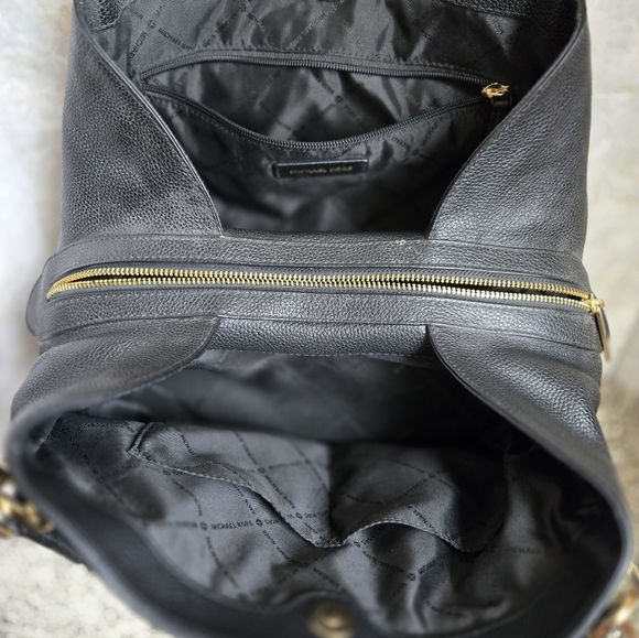 Michael Kors Black Leather Shoulder Bag - Picture 5 of 11